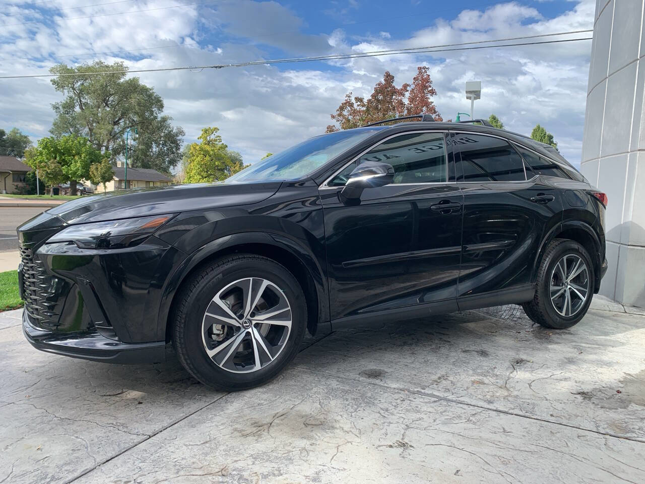 Used 2023 Lexus RX 350h image 4