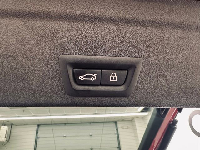 Used 2023 BMW X6 xDrive40i w/ Executive Package image 17