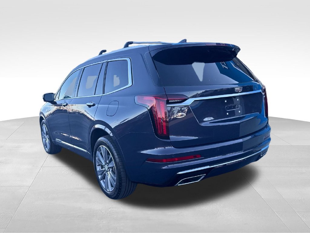 Used 2025 Cadillac XT6 Premium Luxury FWD image 6