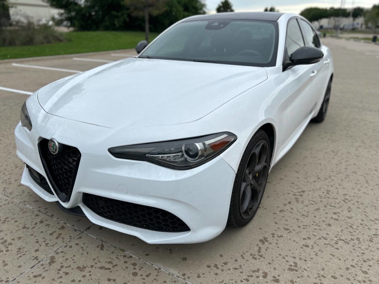 Used 2019 Alfa Romeo Giulia Ti Sport w/ Quick Order Package 22S Sport AWD/4WD image 2