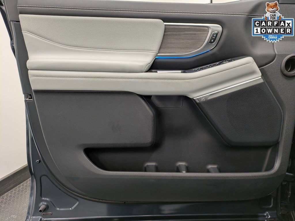 Used 2025 Ford Expedition Platinum w/ Platinum Ultimate Package image 8