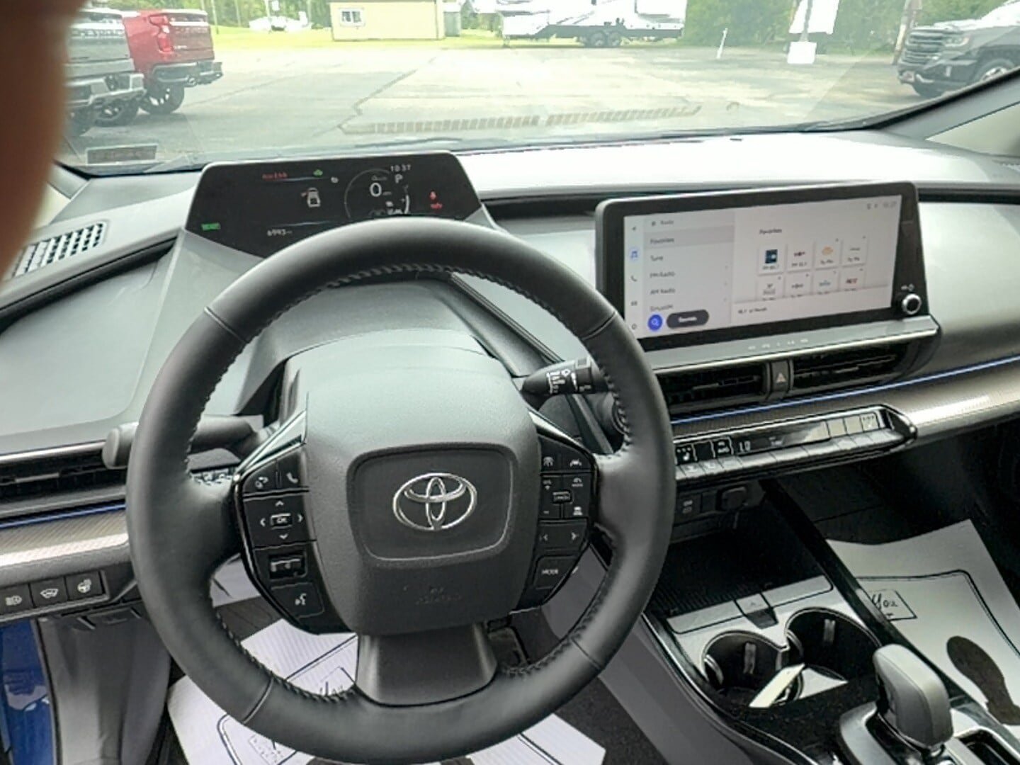 Used 2024 Toyota Prius XLE AWD/4WD image 15