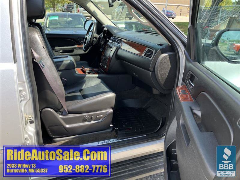 Used 2013 Chevrolet Avalanche LTZ AWD/4WD image 14