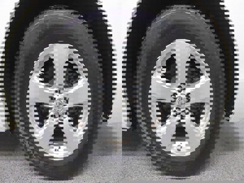 Used 2014 Toyota Sienna LE image 30