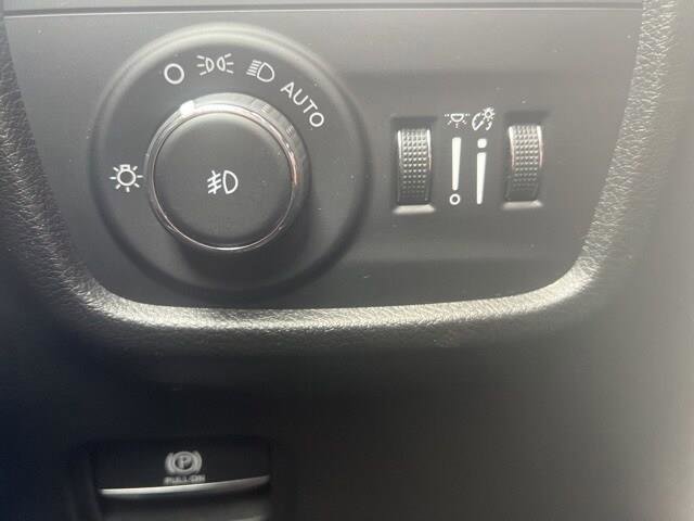 Used 2023 Jeep Grand Cherokee L Summit image 13