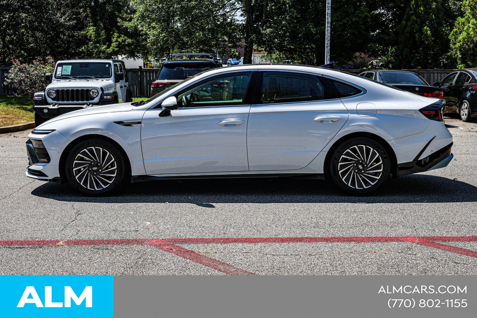 Used 2025 Hyundai Sonata Limited FWD image 9