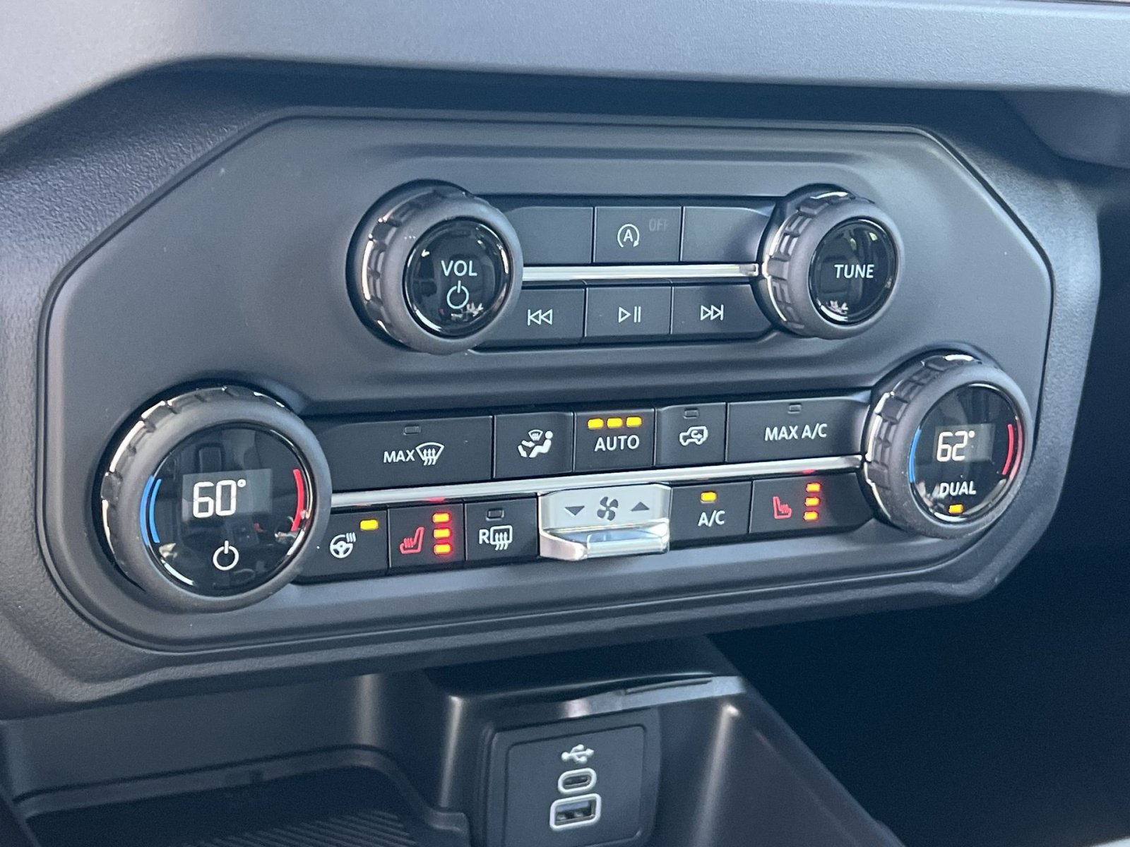 New 2026 Ford Bronco Outer Banks AWD/4WD image 21