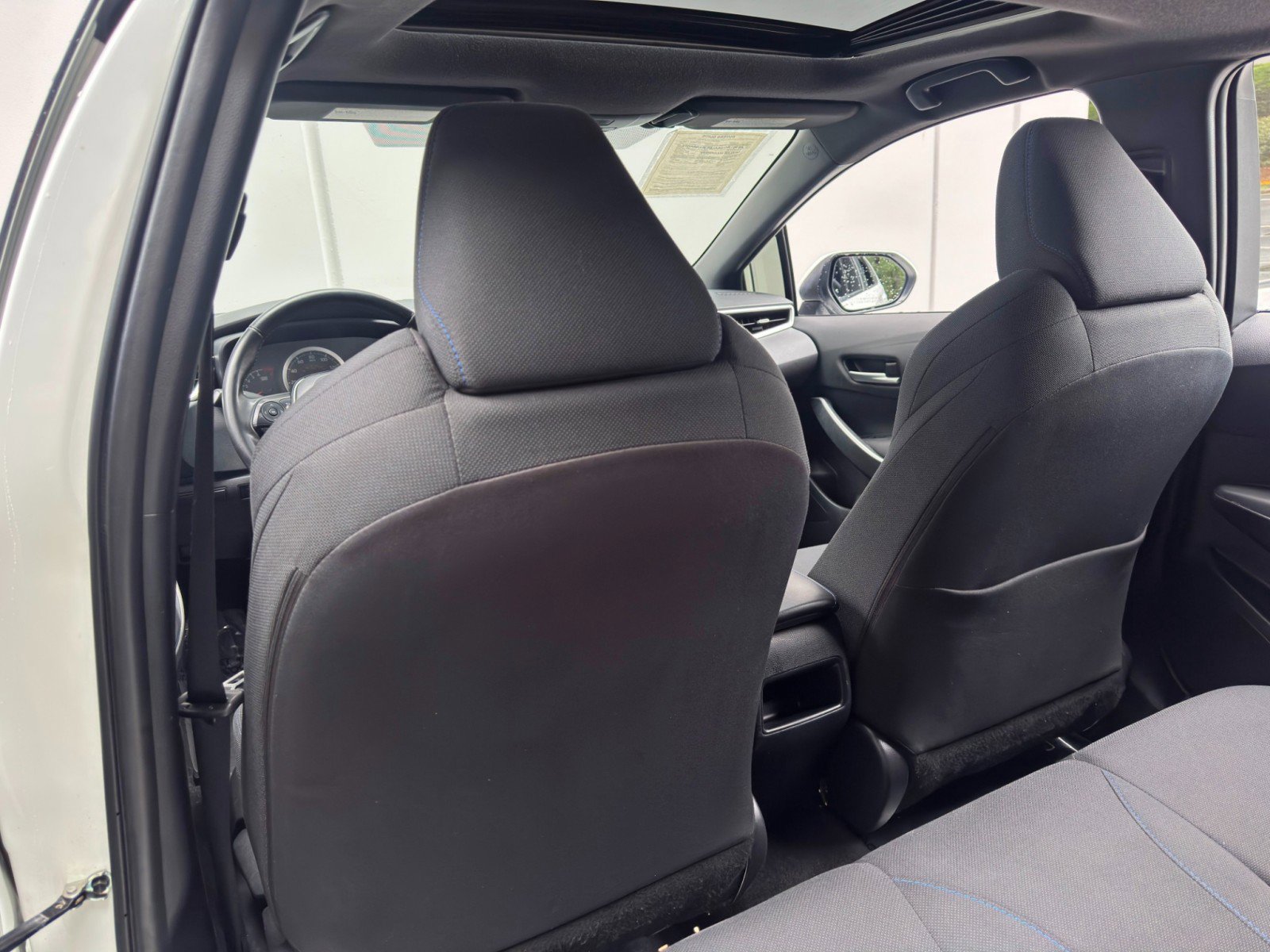 Used 2021 Toyota Corolla SE w/ SE Premium Package FWD image 31