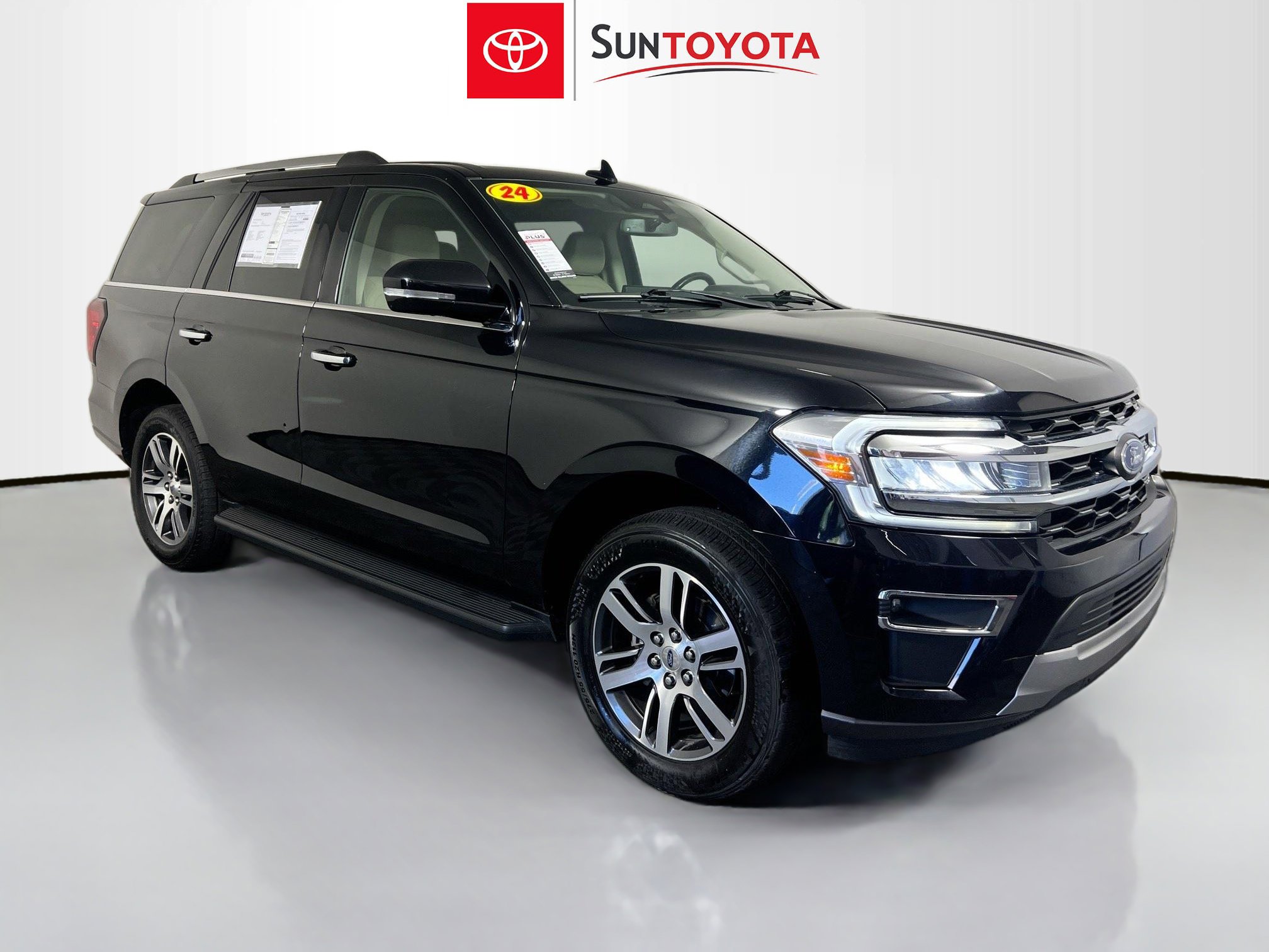 Used 2024 Ford Expedition Limited AWD/4WD image 1