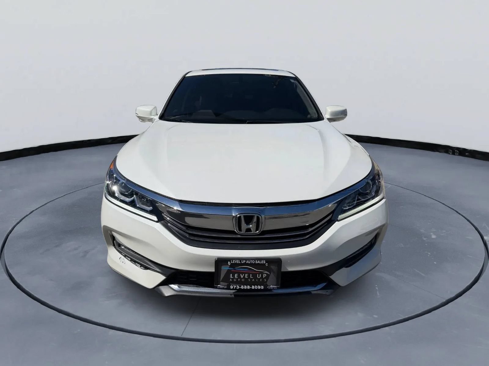 Used 2017 Honda Accord EX-L image 9