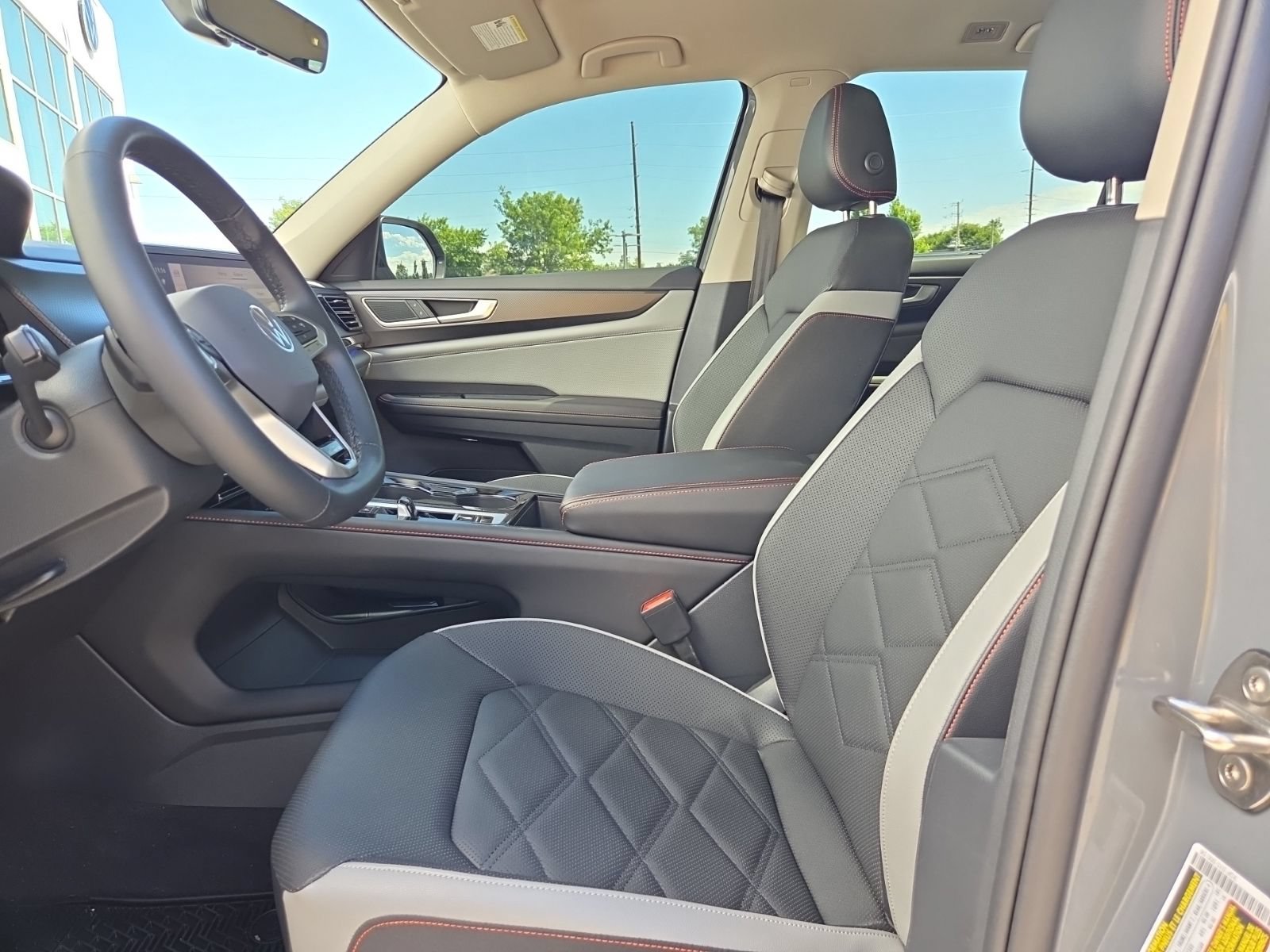 Certified 2024 Volkswagen Atlas Peak Edition SEL AWD/4WD image 18