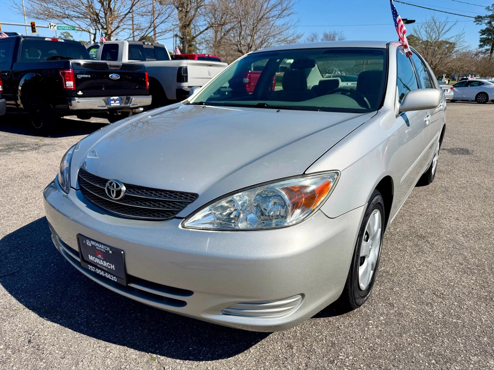 Used 2002 Toyota Camry LE FWD image 1