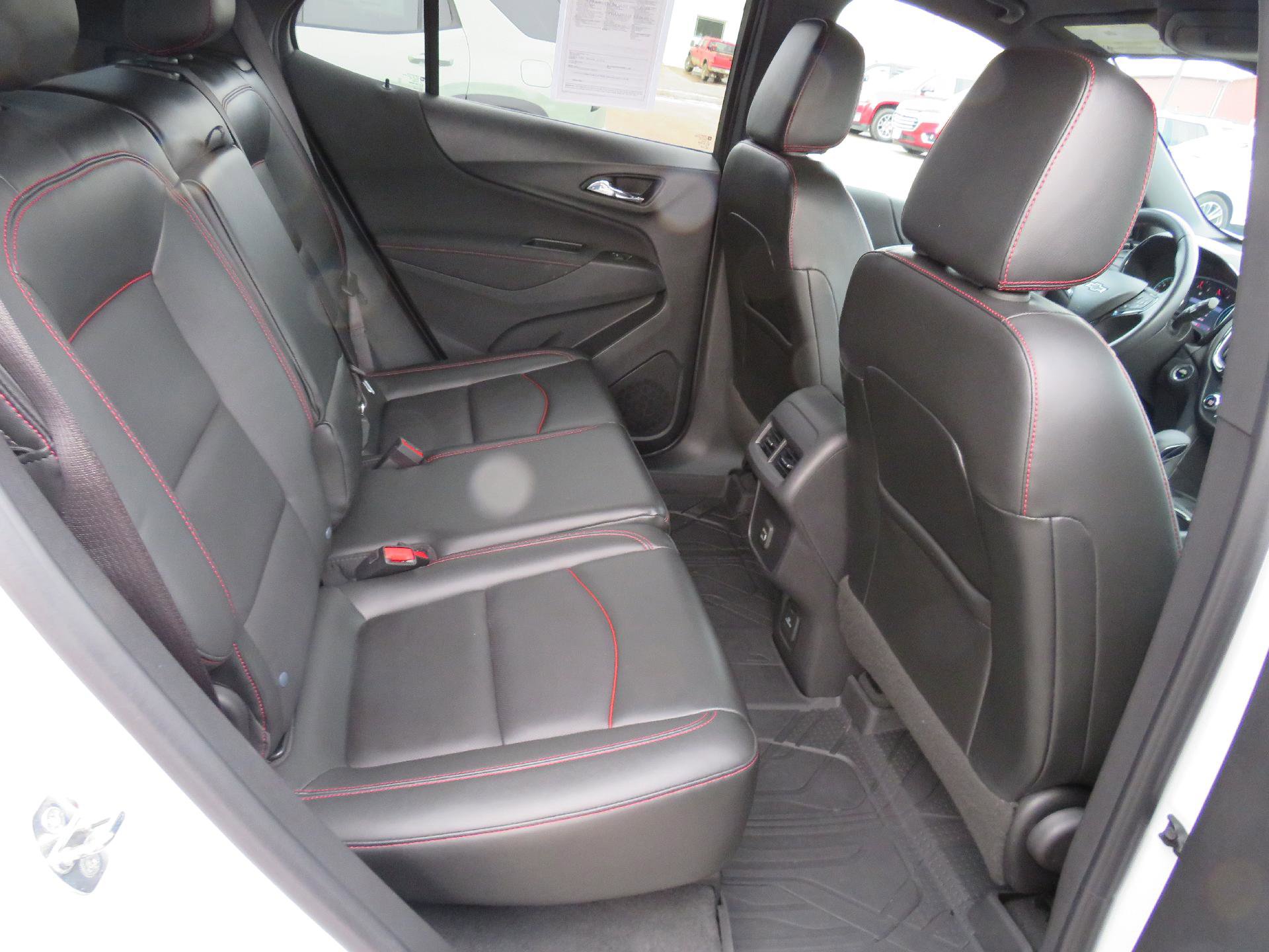 Used 2022 Chevrolet Equinox RS w/ RS Leather Package image 11