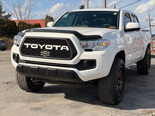 Used 2022 Toyota Tacoma SR image 8