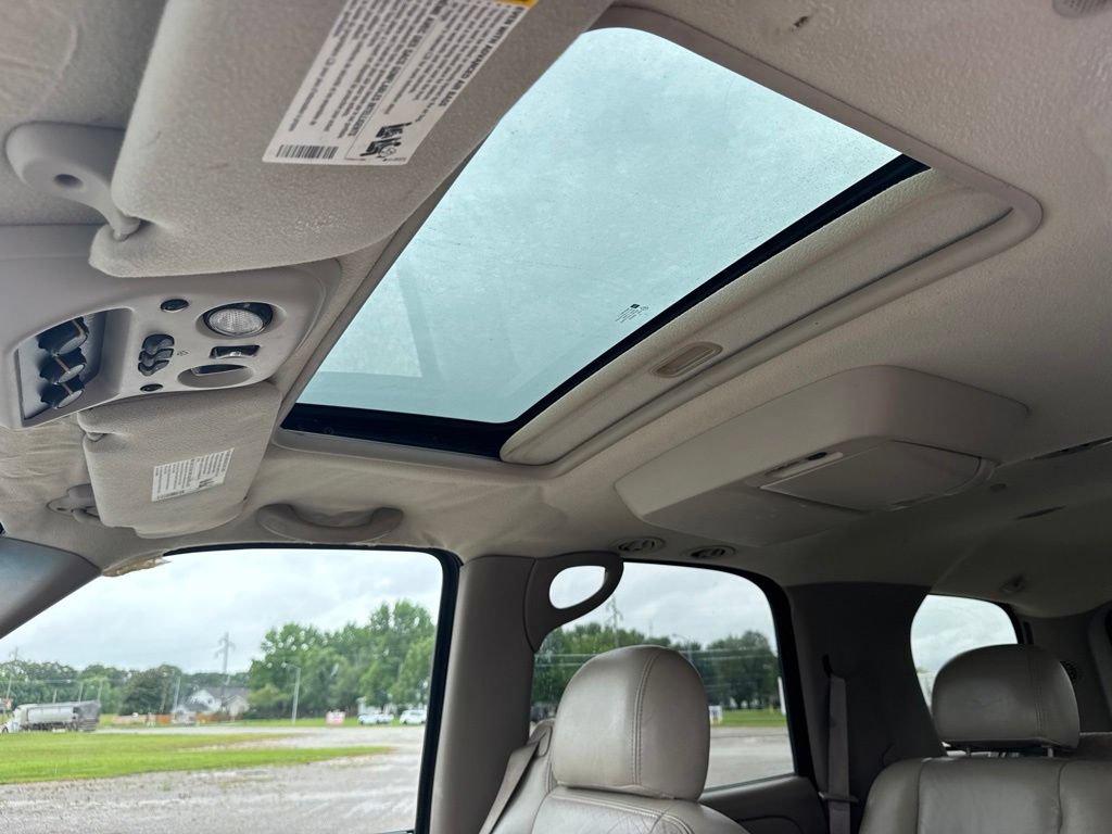 Used 2006 GMC Yukon SLT w/ SLT Preferred Equipment Group AWD/4WD image 18