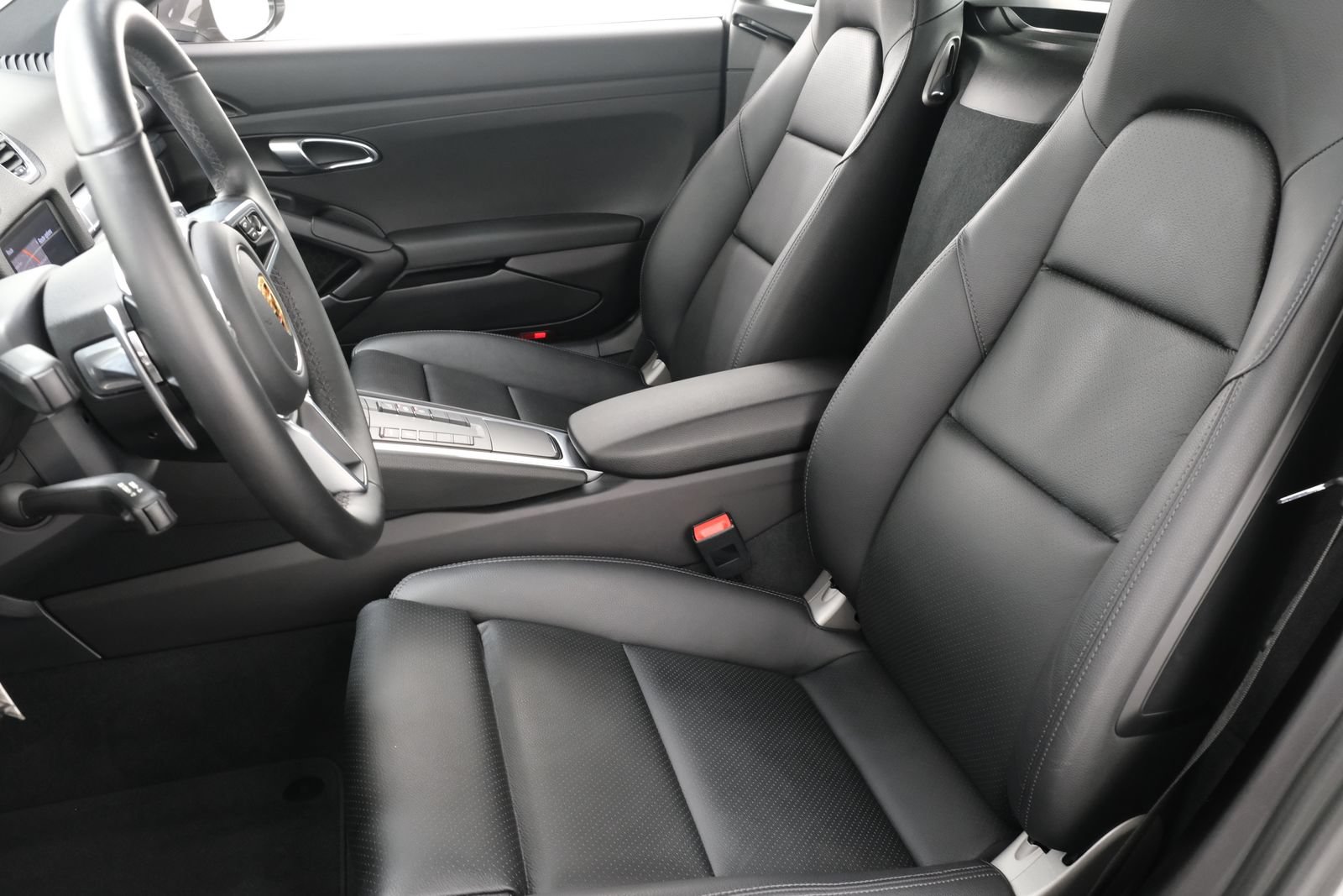 Used 2021 Porsche 718 Cayman RWD image 28