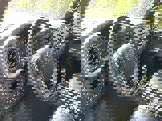 Used 2018 Toyota Tacoma Limited image 10