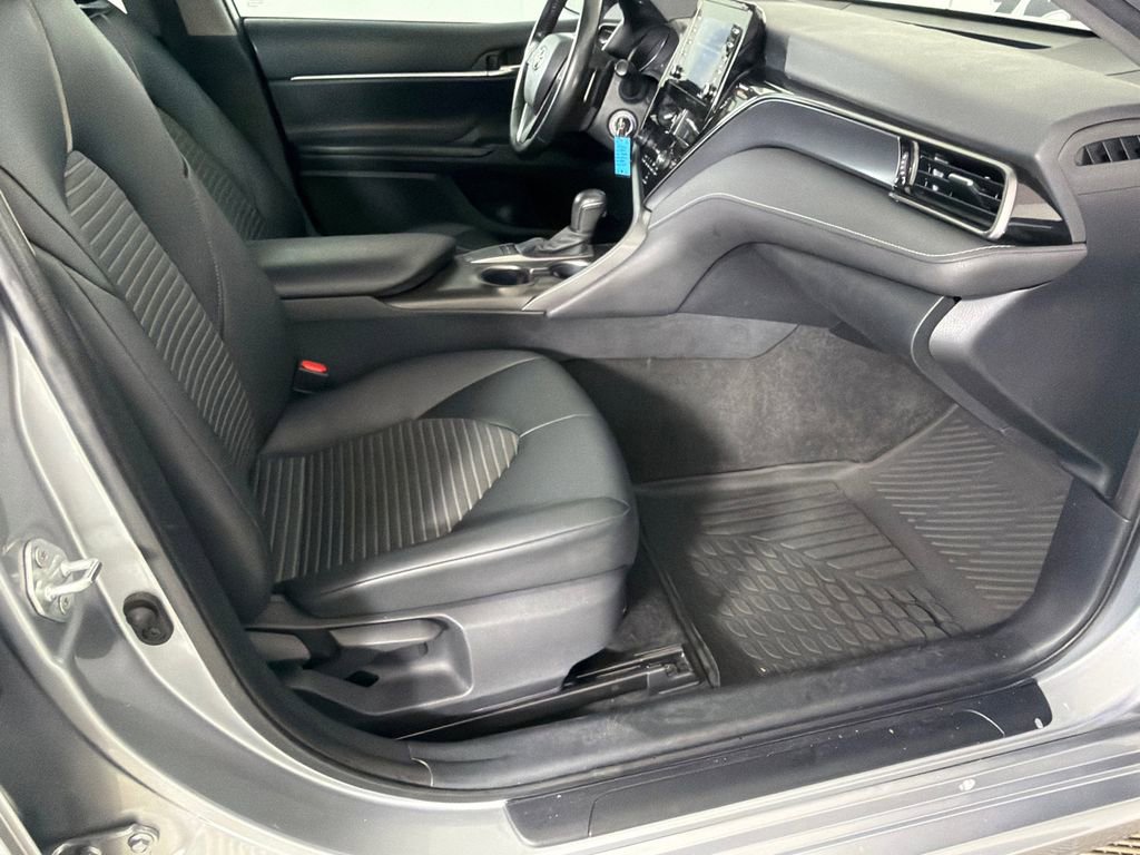 Used 2023 Toyota Camry SE image 13