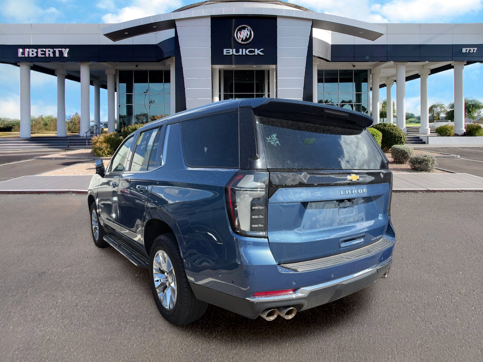 Used 2025 Chevrolet Tahoe Premier RWD image 3