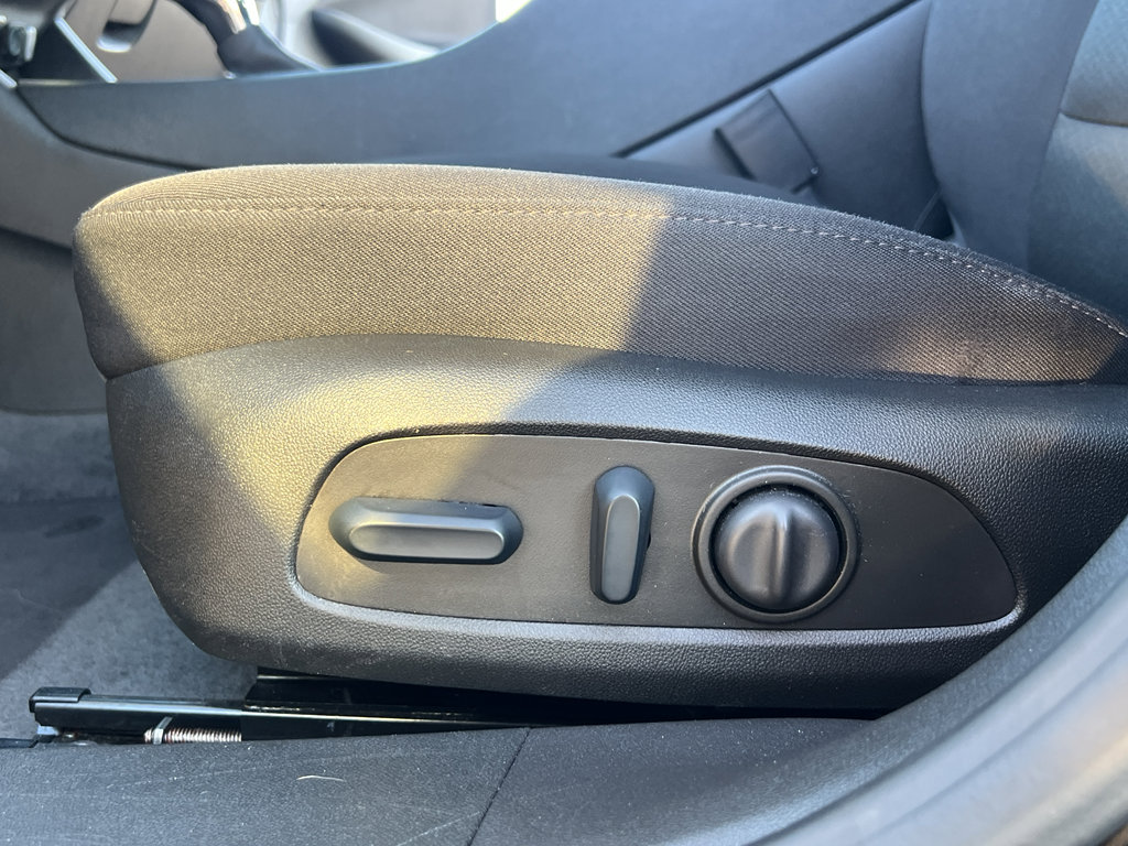 Used 2024 Chevrolet Malibu LT image 16