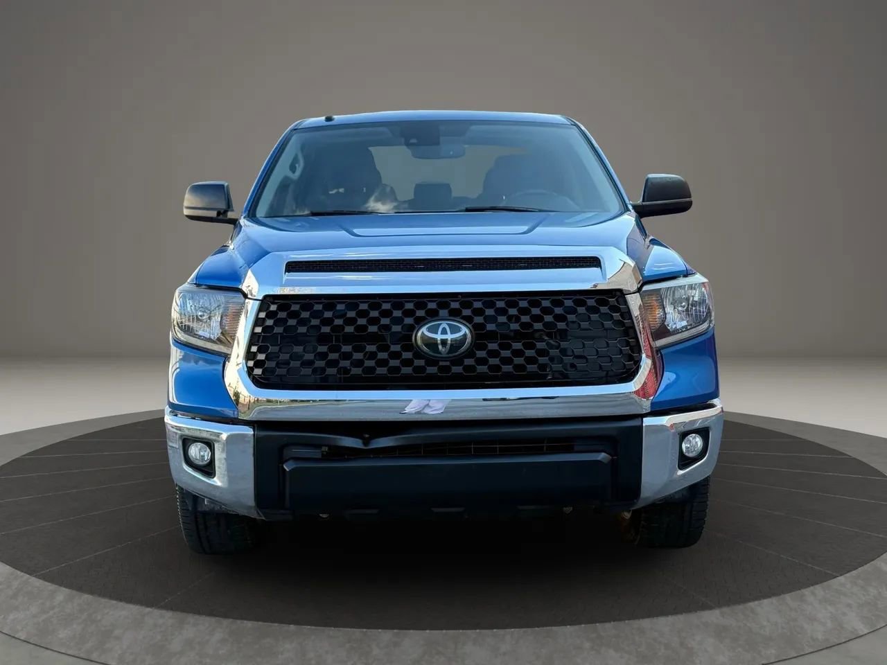 Used 2018 Toyota Tundra SR5 w/ SR5 Upgrade Package image 2