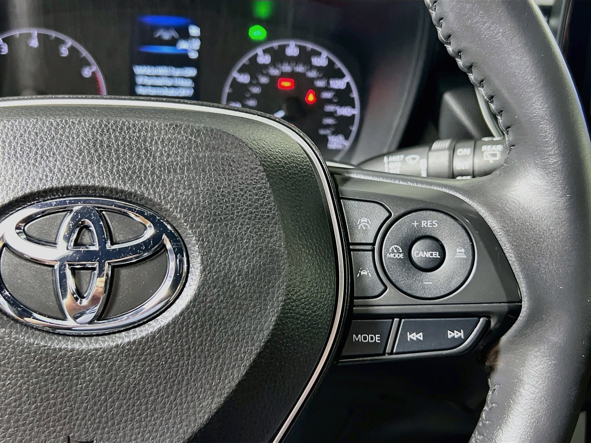 Used 2023 Toyota Corolla Cross AWD Hybrid image 19