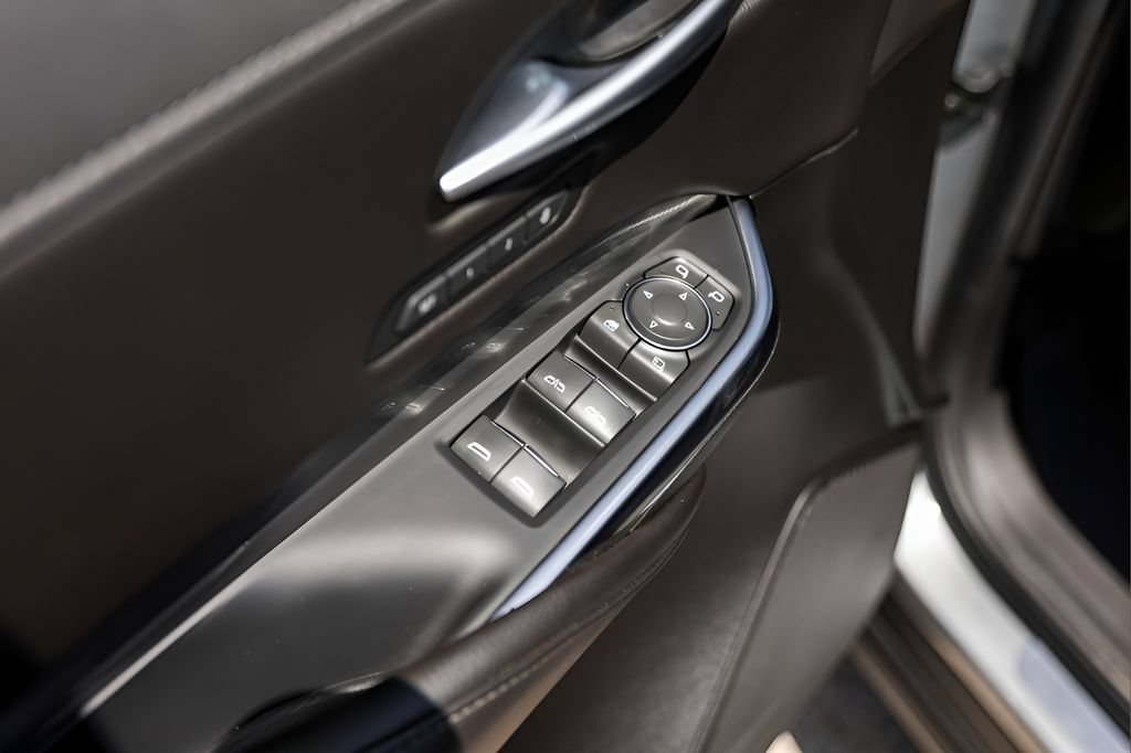 Certified 2025 Cadillac XT4 Premium Luxury FWD image 20