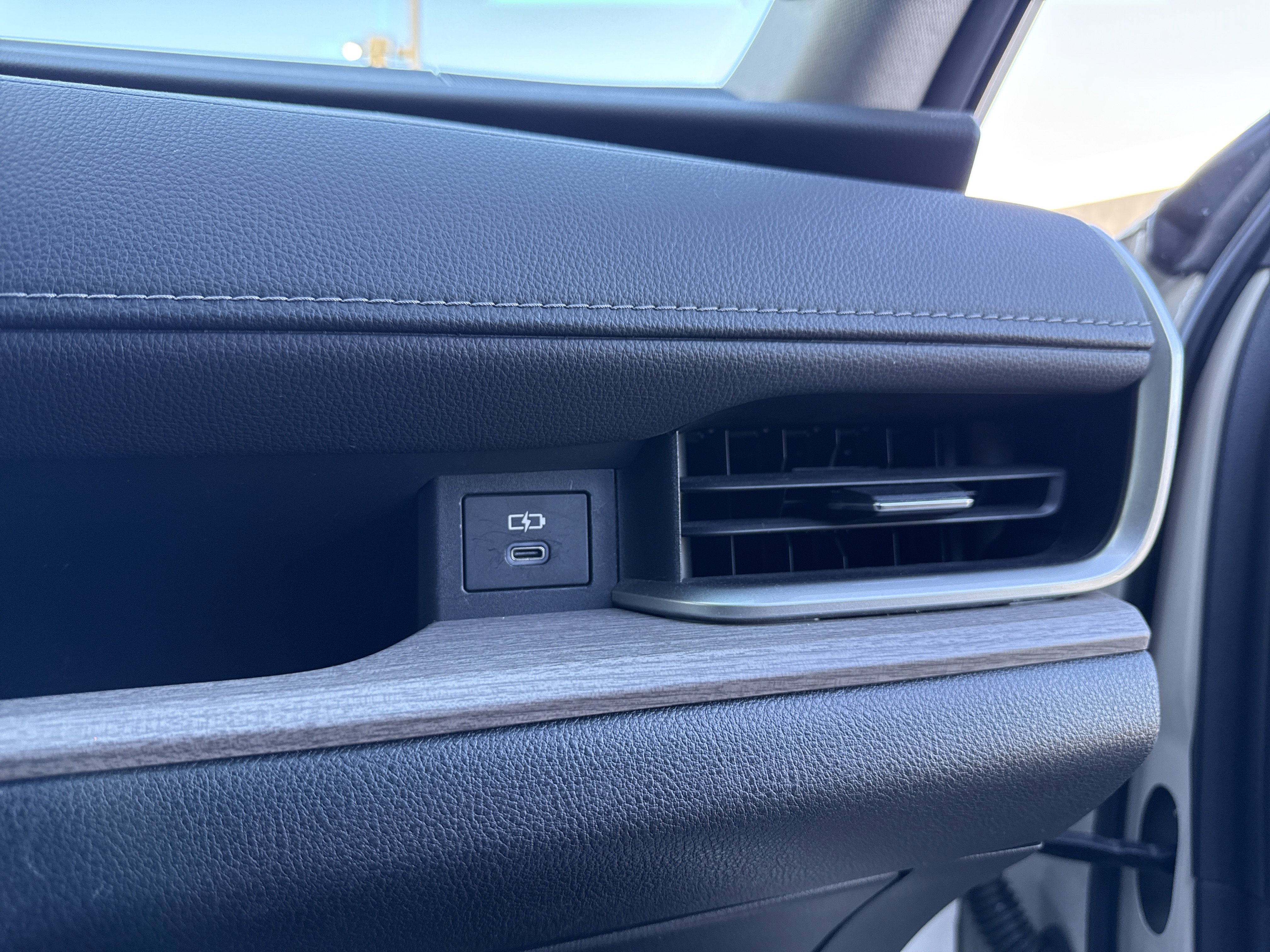 Used 2024 Toyota Grand Highlander Limited image 46