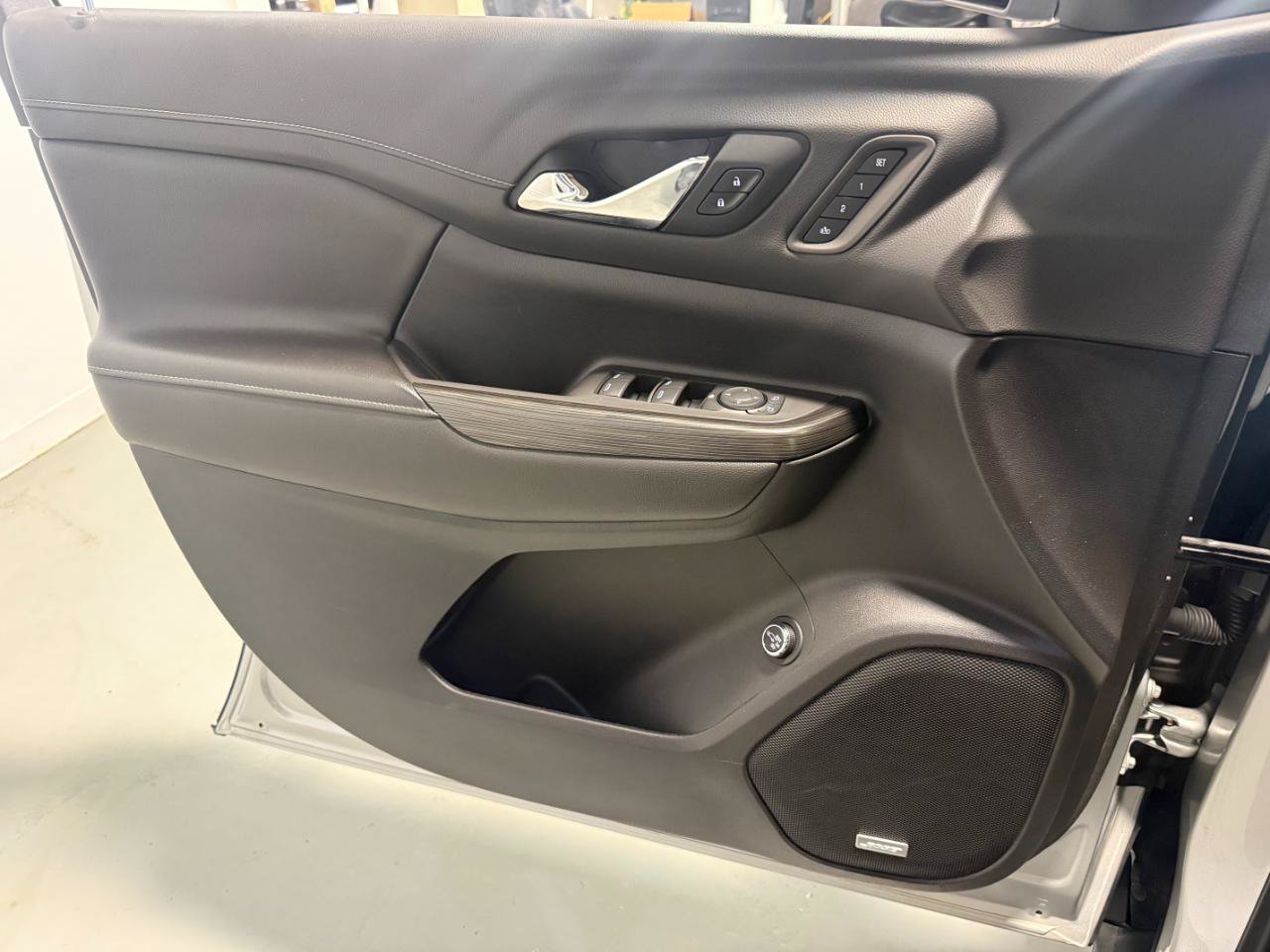 Used 2019 GMC Acadia SLT AWD/4WD image 31
