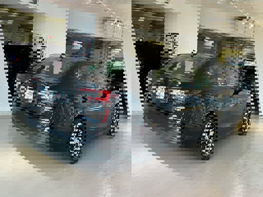 Used 2024 Subaru Legacy Premium image 4