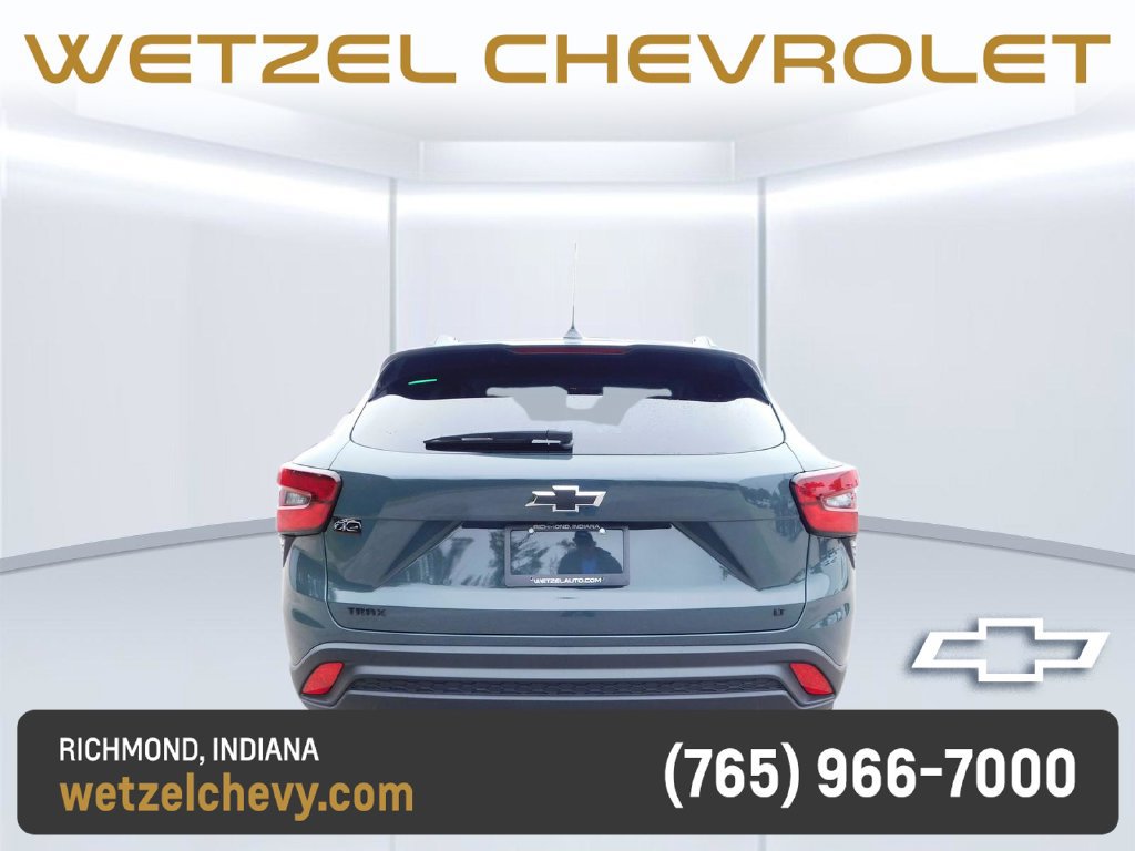 New 2026 Chevrolet Trax LT w/ Midnight Edition FWD image 4