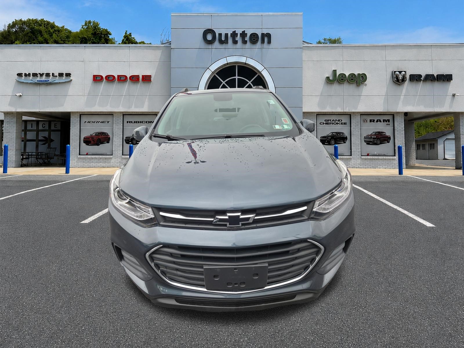 Used 2022 Chevrolet Trax LT w/ Sport Edition FWD image 9
