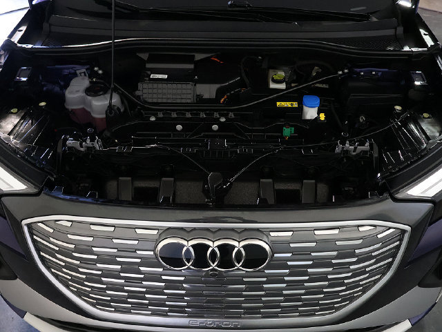 Used 2024 Audi Q4 e-tron Premium Plus w/ Premium Plus AWD/4WD image 39