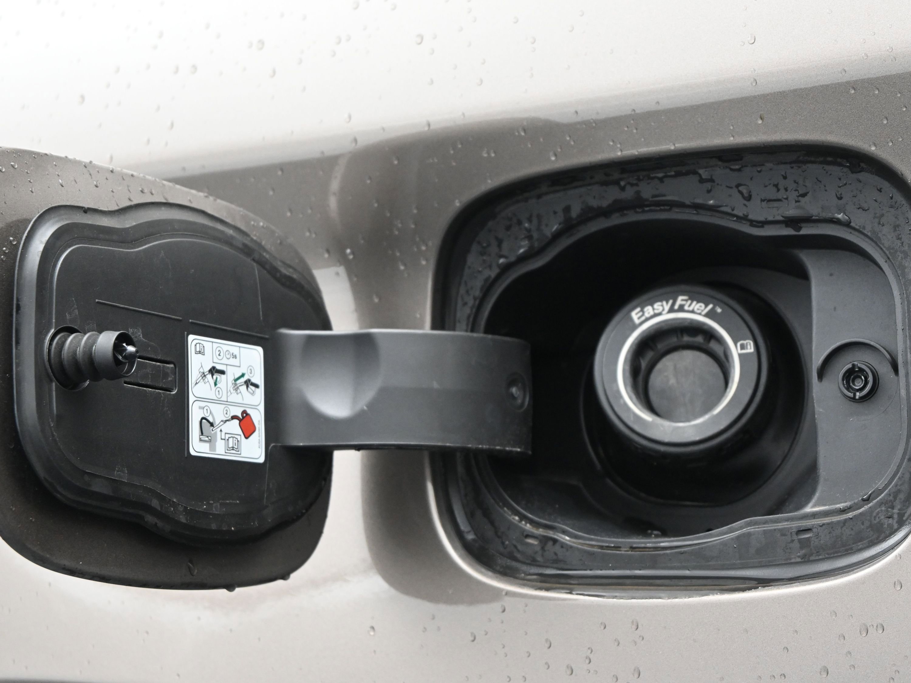 Used 2021 Ford Explorer Limited w/ Equipment Group 301A image 11