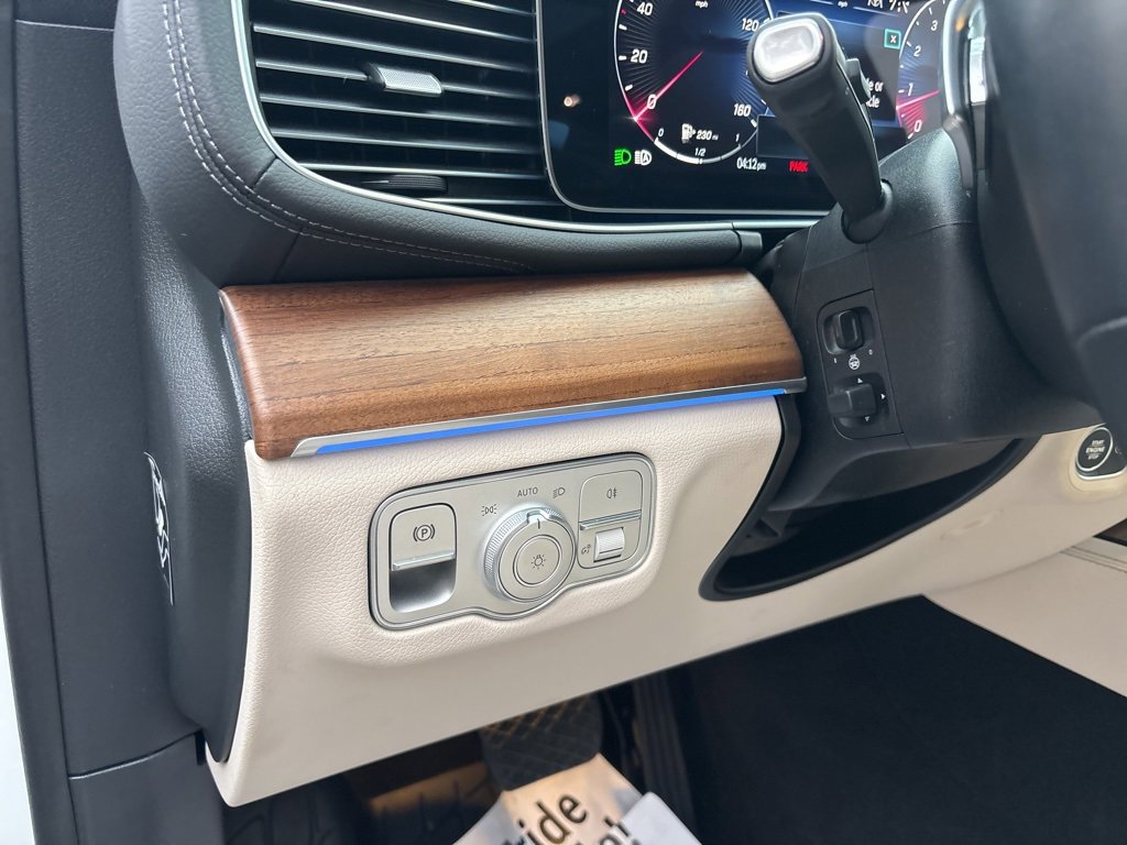 Used 2025 Mercedes-Benz GLS 450 4MATIC image 24