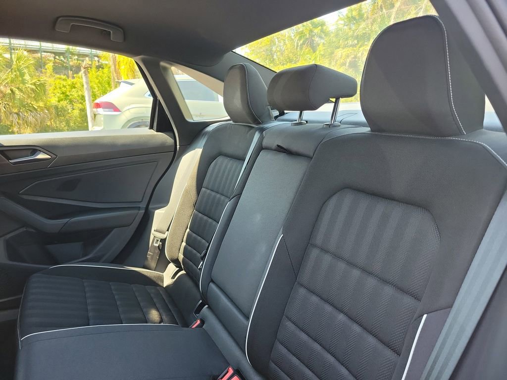 Used 2024 Volkswagen Jetta Sport image 9