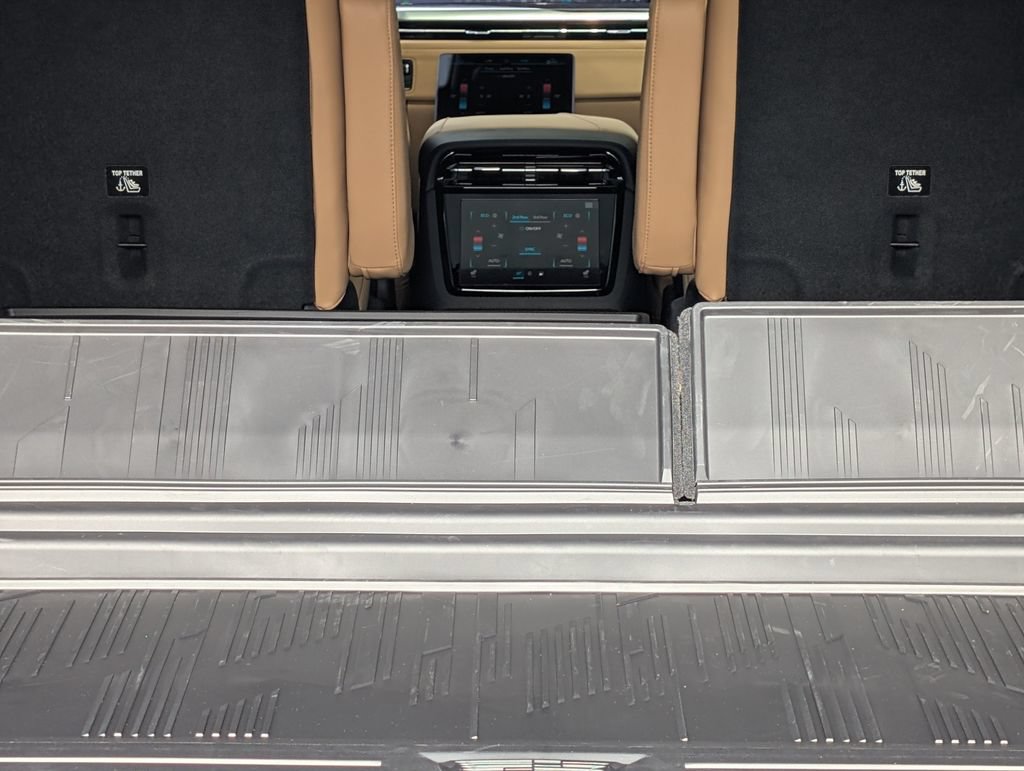 New 2026 Cadillac Escalade IQL Sport 2 w/ LPO, ONYX Package AWD/4WD image 20