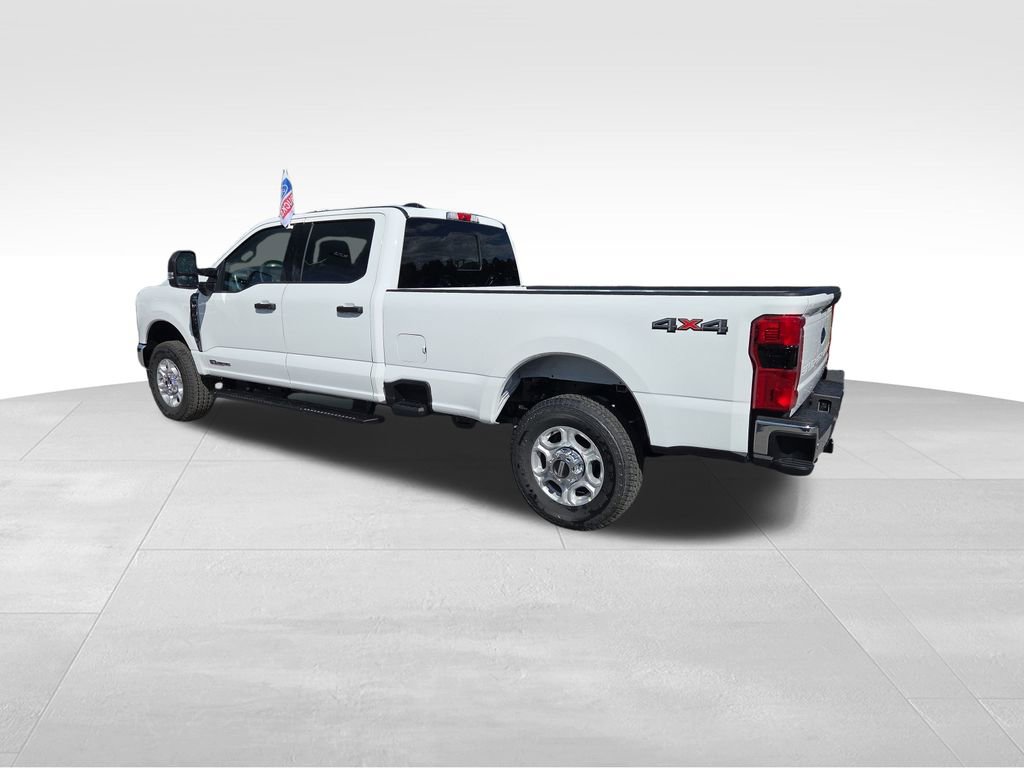 New 2026 Ford F350 XLT image 3