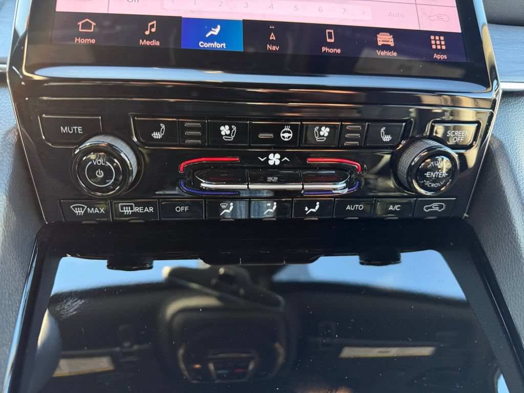New 2025 Jeep Grand Cherokee L Overland w/ Advanced Protech Group III AWD/4WD image 18