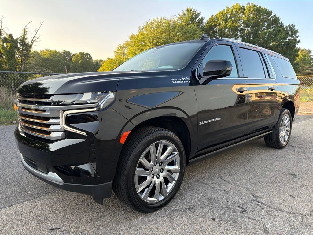 Used 2021 Chevrolet Suburban High Country w/ Premium Package AWD/4WD image 6