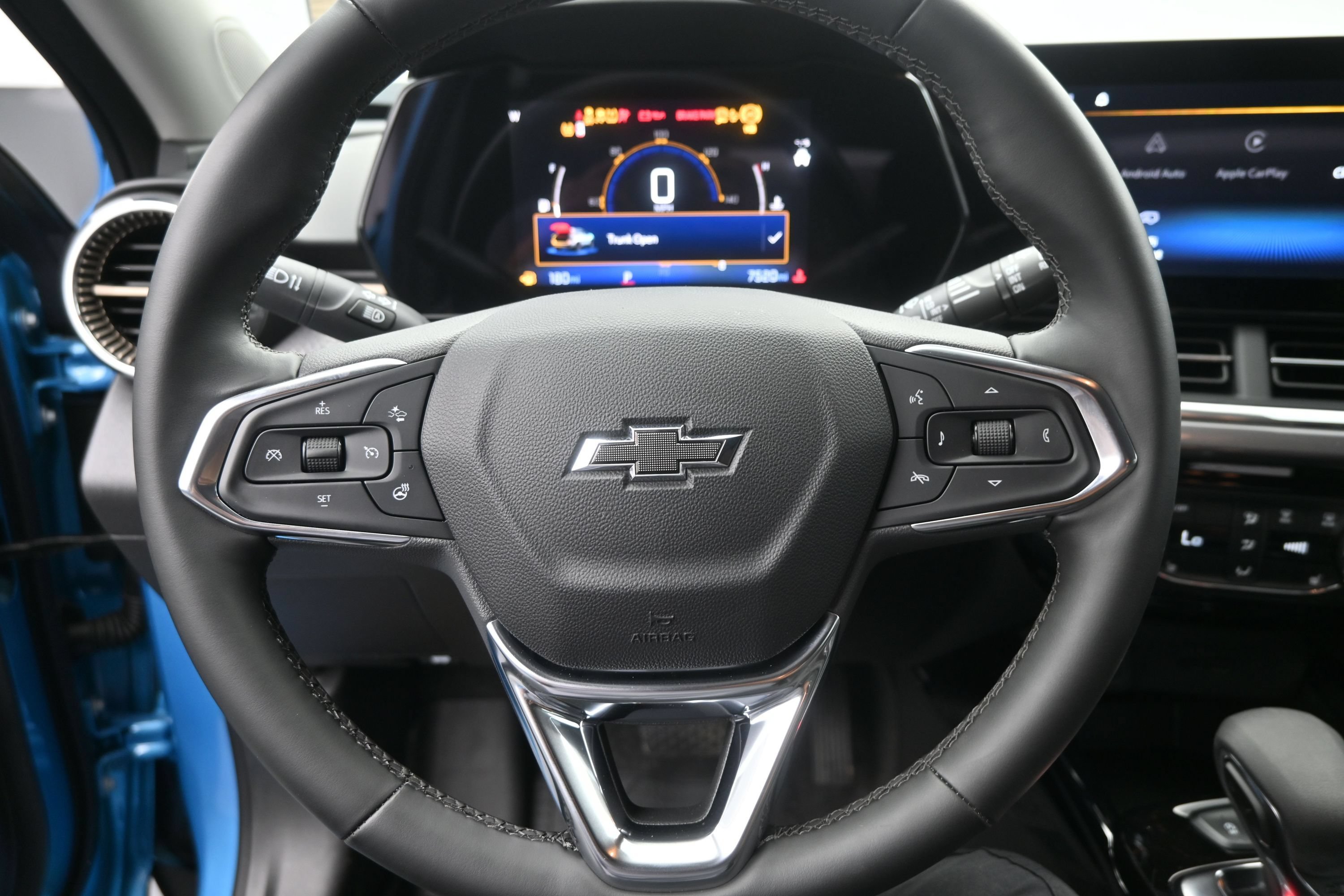 Used 2025 Chevrolet Trax ACTIV FWD image 13