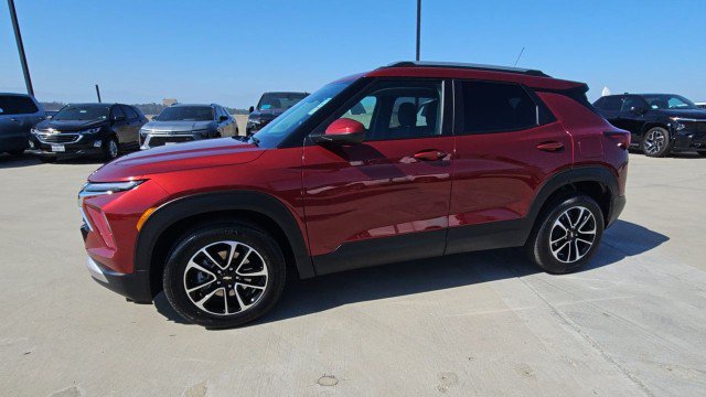 Used 2024 Chevrolet TrailBlazer LT w/ Convenience Package FWD image 4