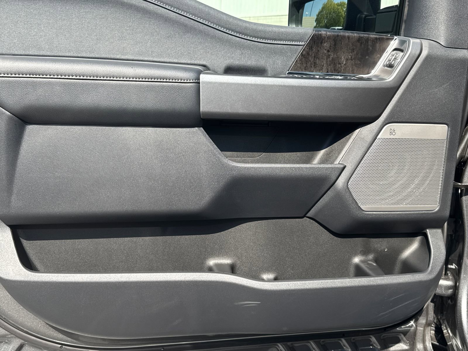 New 2025 Ford F250 Lariat w/ Lariat Ultimate Package image 10