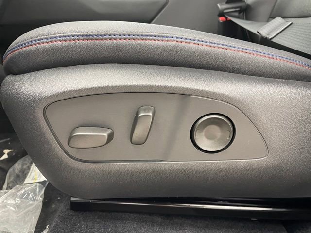 New 2026 Chevrolet Equinox EV RS image 9