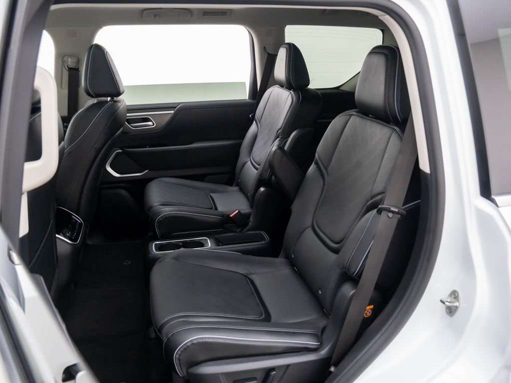 New 2026 INFINITI QX80 Luxe w/ Cargo Package image 16