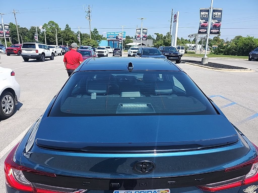 Used 2025 Toyota Camry XSE FWD image 16