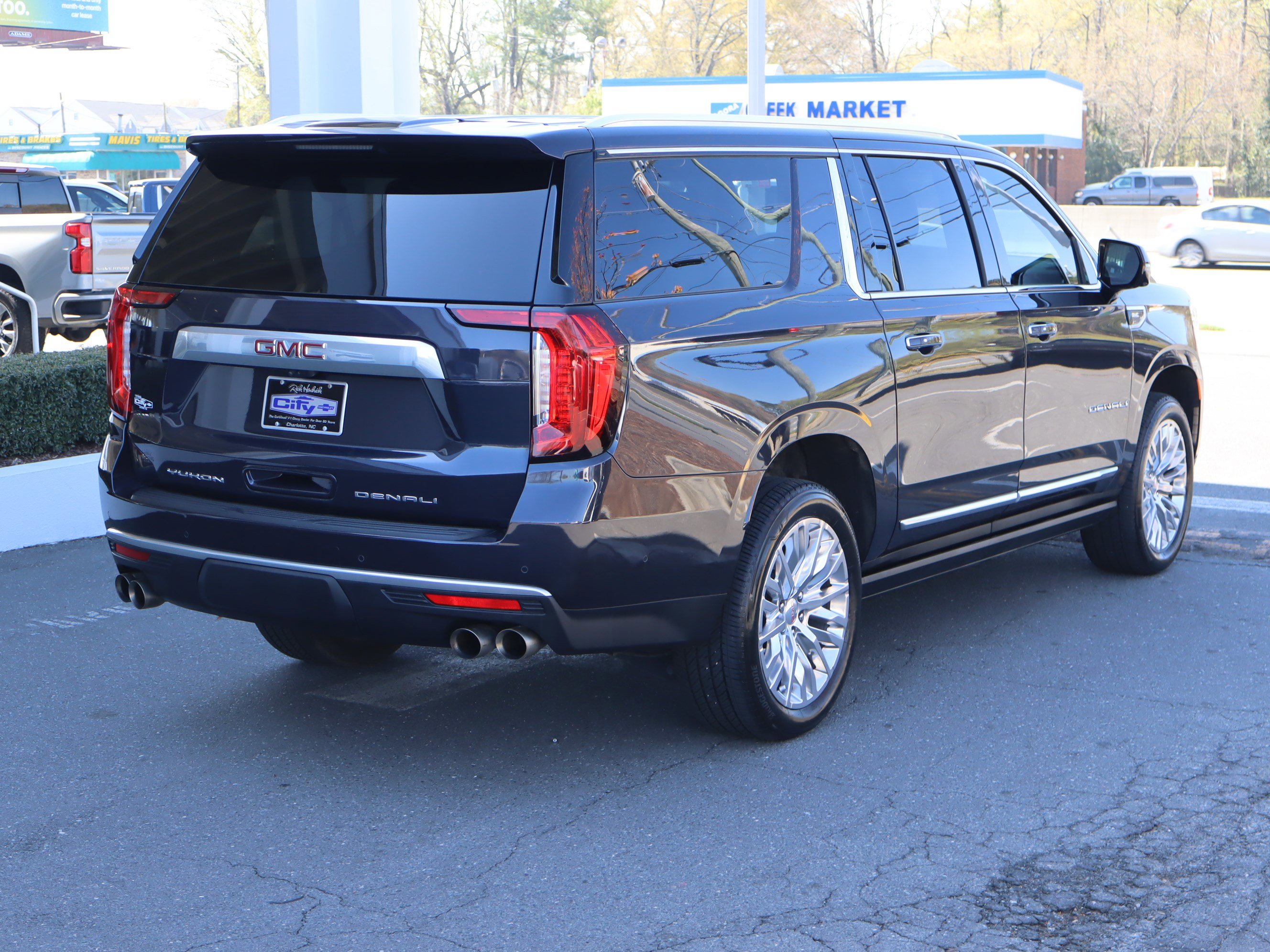 Certified 2024 GMC Yukon XL Denali w/ Advanced Technology Package image 10