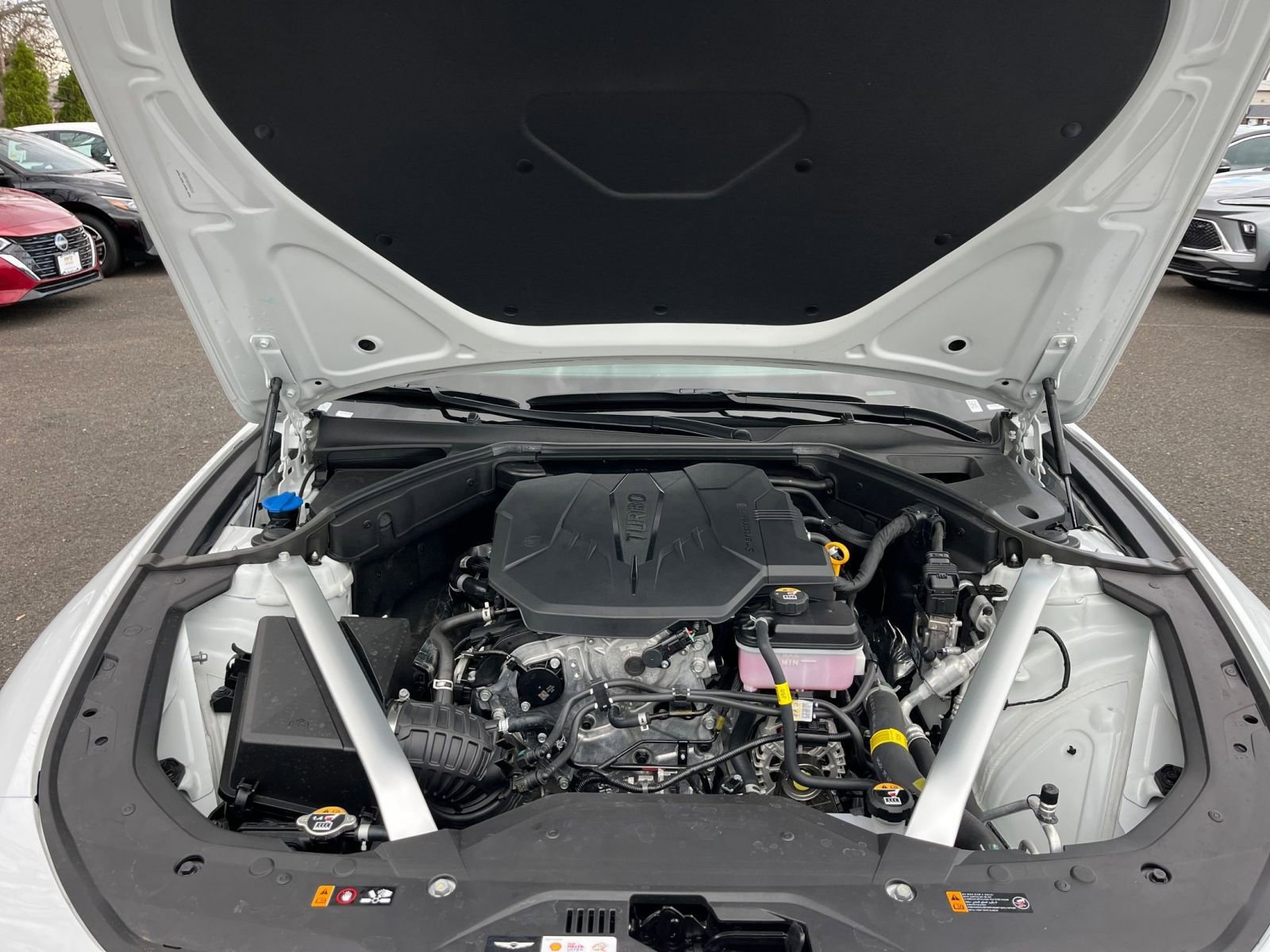 Used 2025 Genesis G70 2.5T image 32