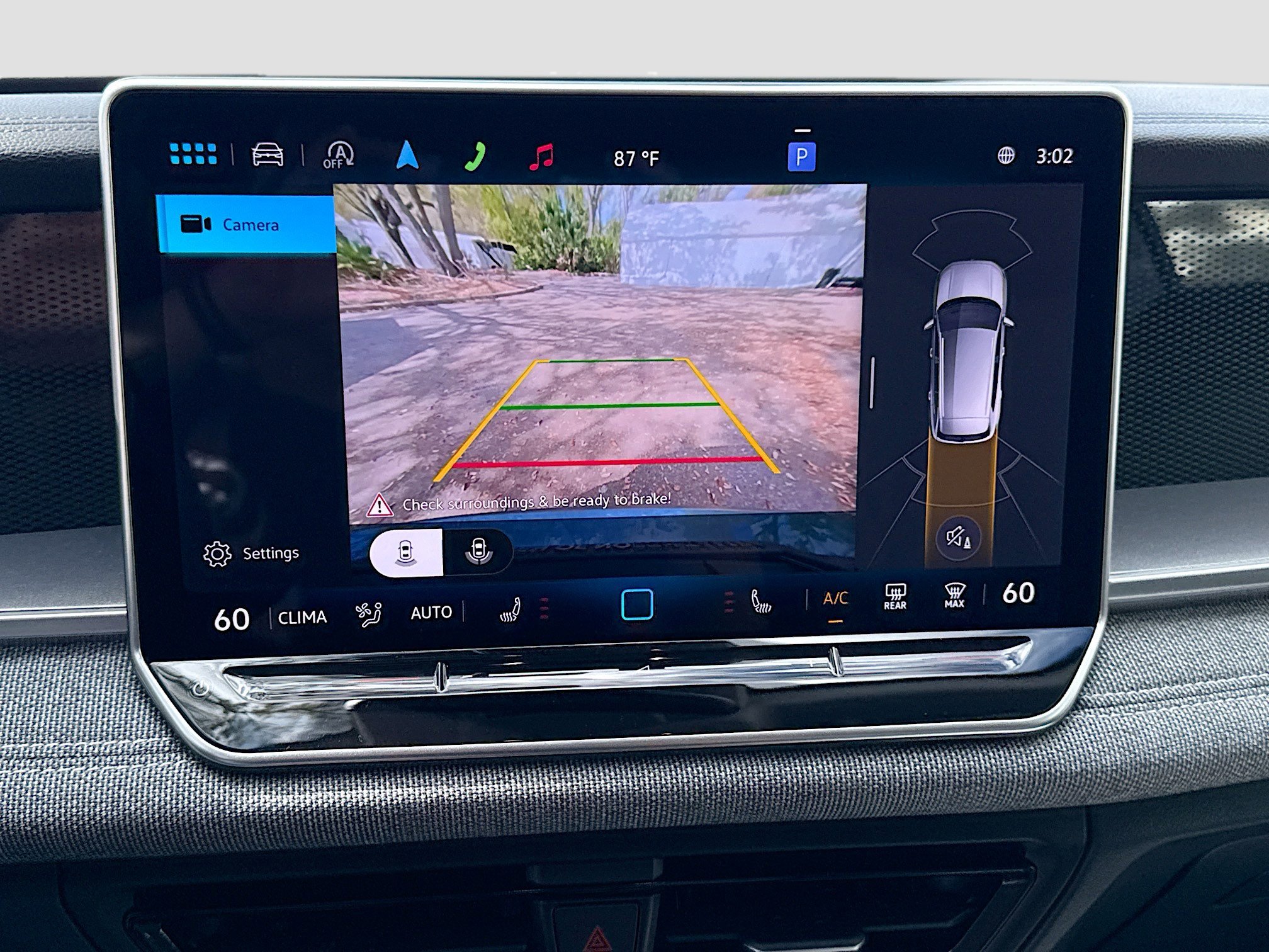 Used 2025 Volkswagen Tiguan S image 32