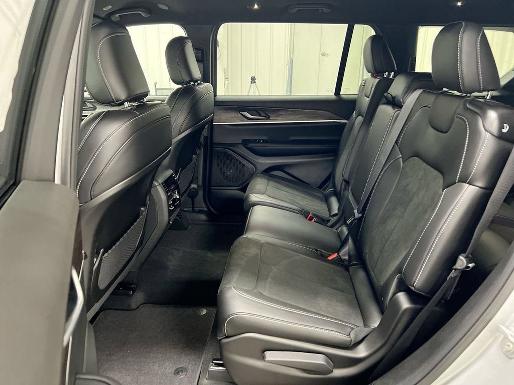 New 2026 Jeep Grand Cherokee L 4WD image 23